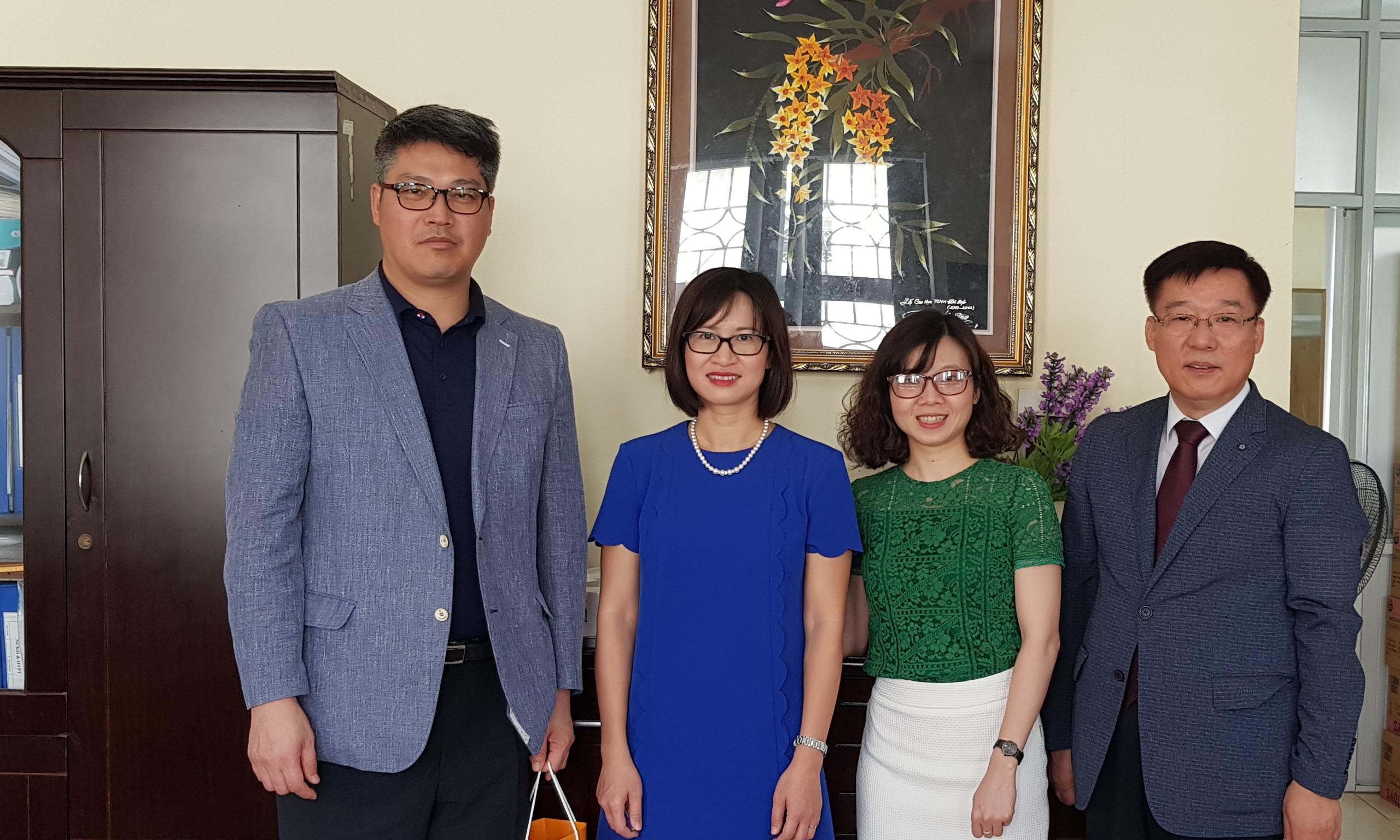 금융대학원과 MOU 체결한, 베트남 국립대 방문 사진